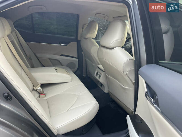 Серый Тойота Камри, объемом двигателя 2.49 л и пробегом 18 тыс. км за 30800 $, фото 23 на Automoto.ua