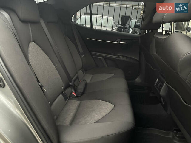 Серый Тойота Камри, объемом двигателя 2.5 л и пробегом 35 тыс. км за 31500 $, фото 11 на Automoto.ua