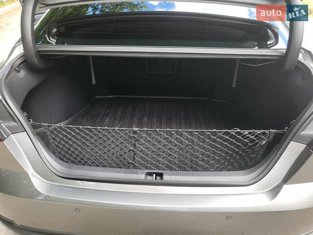Сірий Тойота Камрі, об'ємом двигуна 2.49 л та пробігом 4 тис. км за 50999 $, фото 36 на Automoto.ua