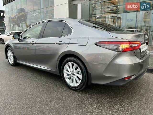 Сірий Тойота Камрі, об'ємом двигуна 2.49 л та пробігом 57 тис. км за 32466 $, фото 4 на Automoto.ua