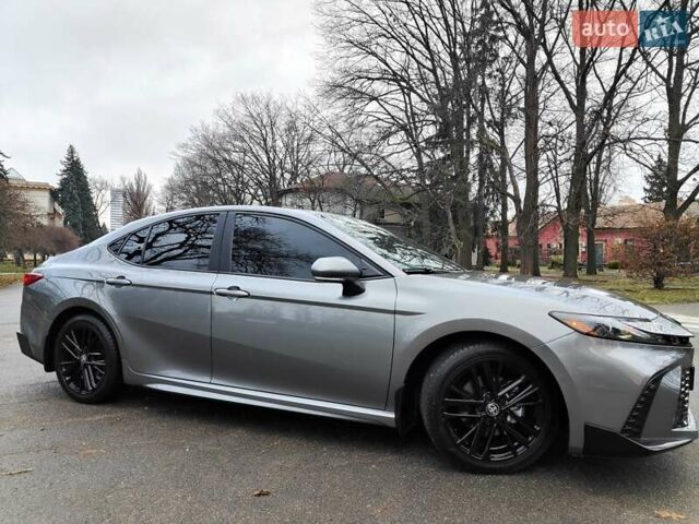 Серый Тойота Камри, объемом двигателя 2.5 л и пробегом 21 тыс. км за 39990 $, фото 25 на Automoto.ua