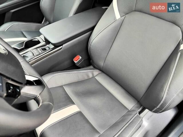 Серый Тойота Камри, объемом двигателя 2.5 л и пробегом 21 тыс. км за 39990 $, фото 49 на Automoto.ua