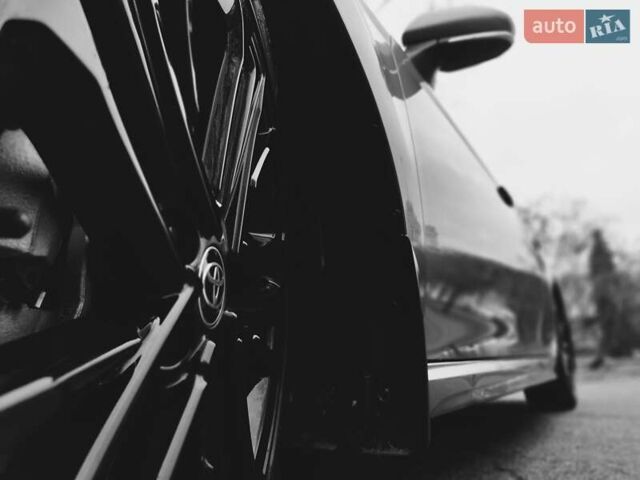 Серый Тойота Камри, объемом двигателя 2.5 л и пробегом 21 тыс. км за 39990 $, фото 2 на Automoto.ua