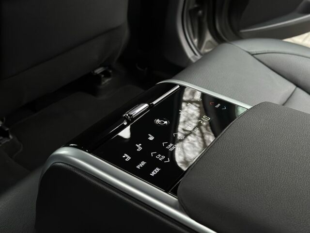 Сірий Тойота Камрі, об'ємом двигуна 2.5 л та пробігом 36 тис. км за 48999 $, фото 16 на Automoto.ua