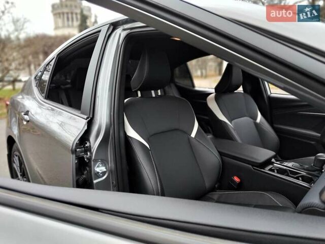 Серый Тойота Камри, объемом двигателя 2.5 л и пробегом 21 тыс. км за 39990 $, фото 26 на Automoto.ua