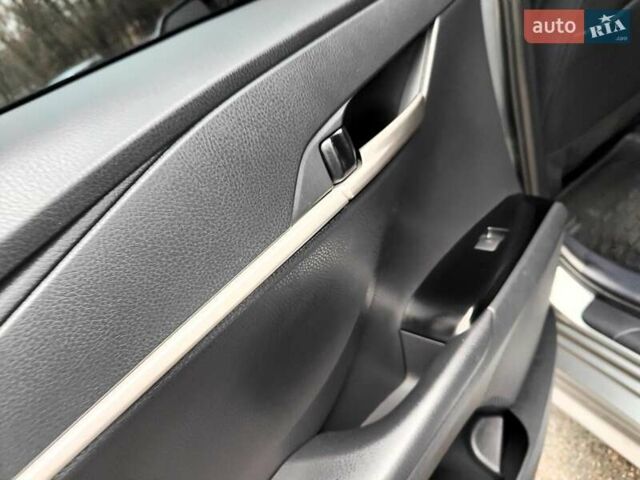 Серый Тойота Камри, объемом двигателя 2.5 л и пробегом 21 тыс. км за 39990 $, фото 55 на Automoto.ua