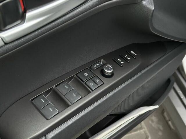 Сірий Тойота Камрі, об'ємом двигуна 2.5 л та пробігом 36 тис. км за 48999 $, фото 19 на Automoto.ua