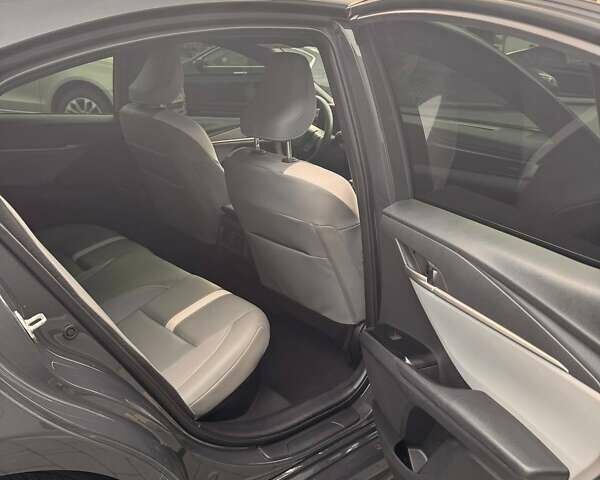 Серый Тойота Камри, объемом двигателя 2.49 л и пробегом 105 тыс. км за 35000 $, фото 13 на Automoto.ua