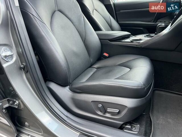 Сірий Тойота Камрі, об'ємом двигуна 2.49 л та пробігом 57 тис. км за 32466 $, фото 26 на Automoto.ua