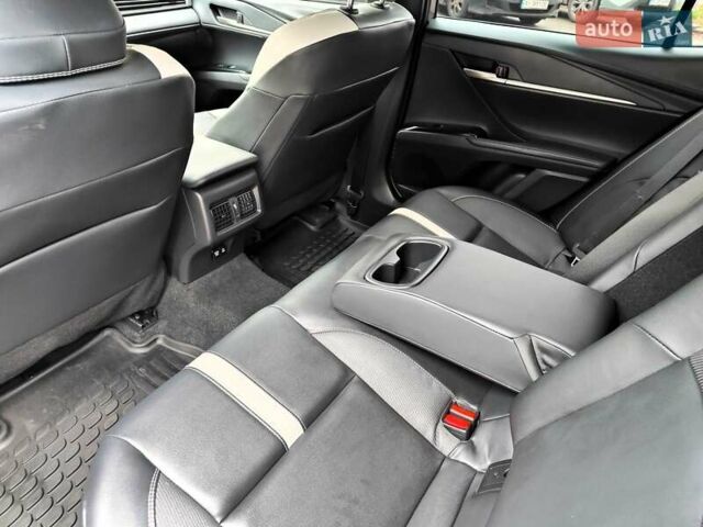 Серый Тойота Камри, объемом двигателя 2.5 л и пробегом 21 тыс. км за 39990 $, фото 57 на Automoto.ua