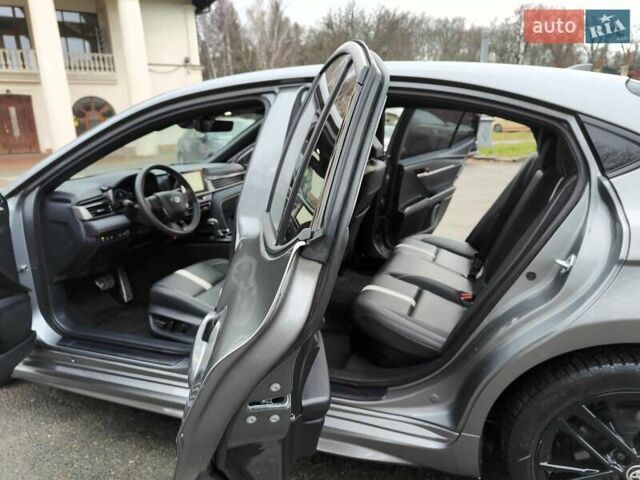 Серый Тойота Камри, объемом двигателя 2.5 л и пробегом 21 тыс. км за 39990 $, фото 10 на Automoto.ua