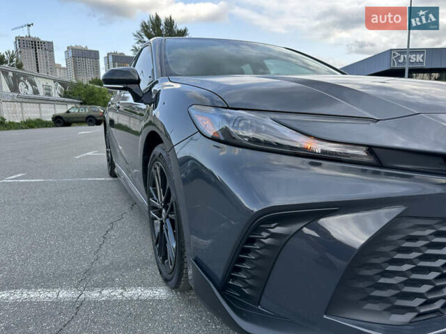 Тойота Камри 2024 в Киеве на Automoto.ua Серый Тойота Камри, объемом двигателя 2.5 л и пробегом 6 тыс. км за 39999 $, фото 1 на Automoto.ua