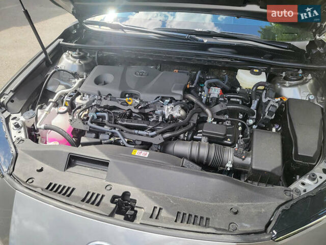 Сірий Тойота Камрі, об'ємом двигуна 2.49 л та пробігом 4 тис. км за 50999 $, фото 27 на Automoto.ua