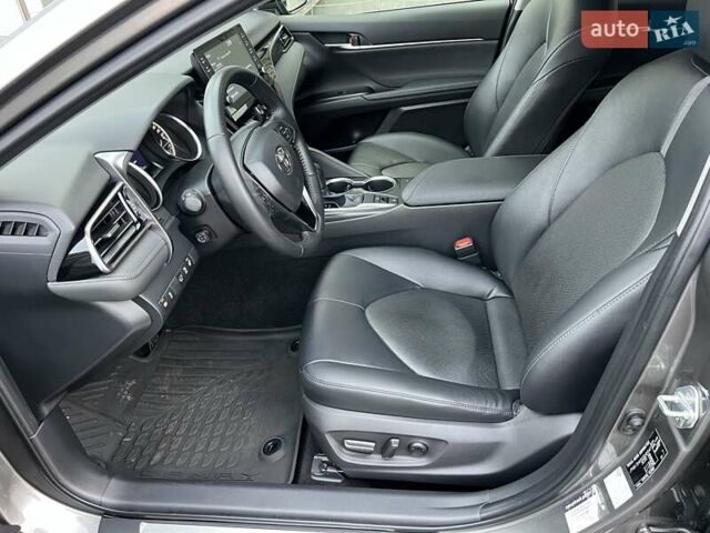 Сірий Тойота Камрі, об'ємом двигуна 2.49 л та пробігом 57 тис. км за 32466 $, фото 11 на Automoto.ua