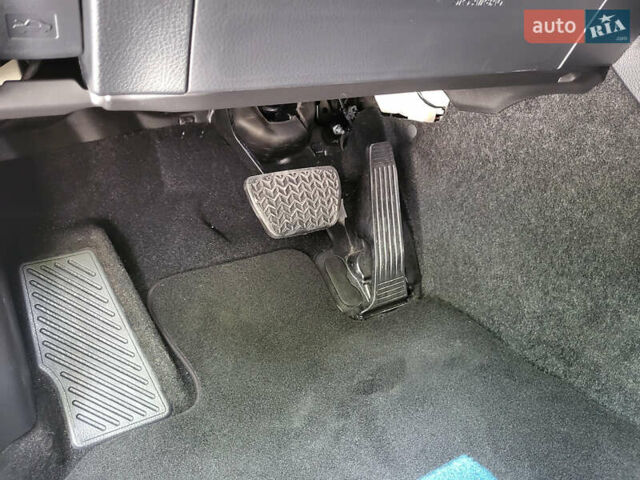 Сірий Тойота Камрі, об'ємом двигуна 2.49 л та пробігом 4 тис. км за 50999 $, фото 10 на Automoto.ua