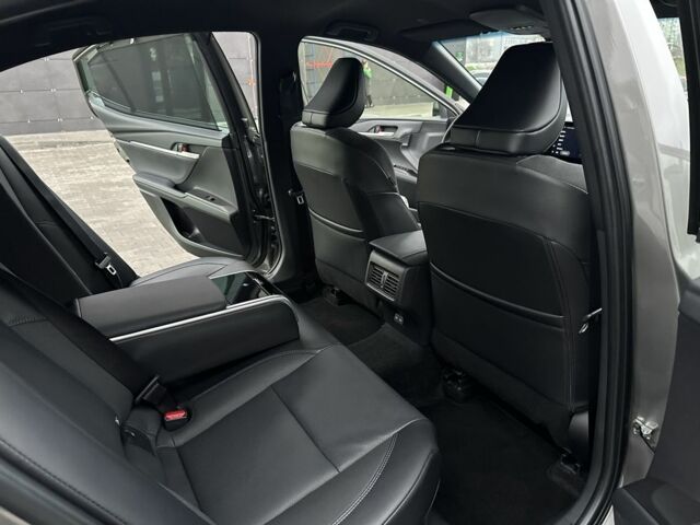 Сірий Тойота Камрі, об'ємом двигуна 2.5 л та пробігом 36 тис. км за 48999 $, фото 9 на Automoto.ua