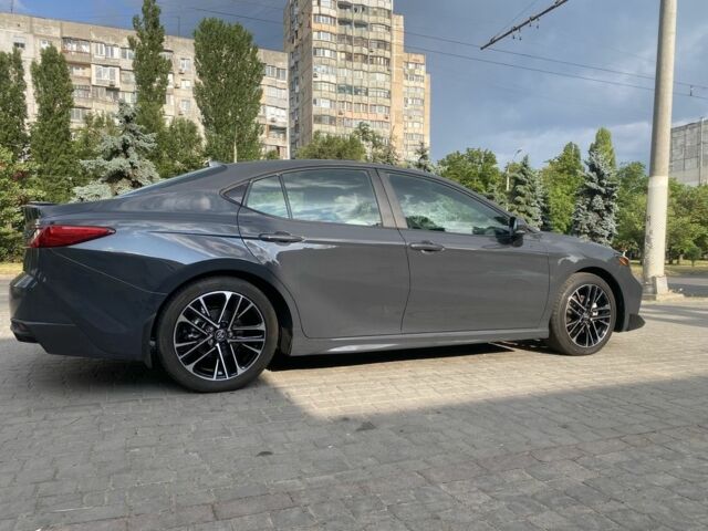 Тойота Камри 2024 в Одессе на Automoto.ua Серый Тойота Камри, объемом двигателя 2.4 л и пробегом 3 тыс. км за 39999 $, фото 3 на Automoto.ua