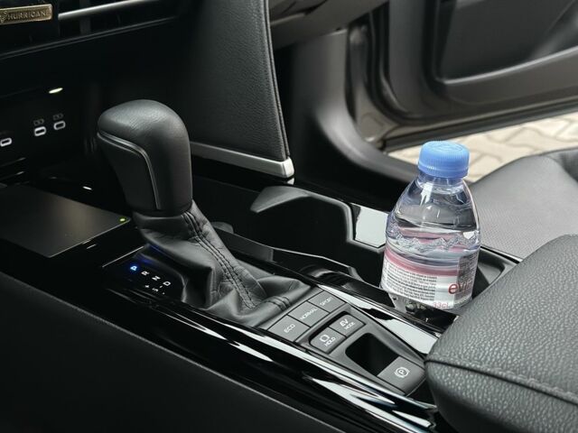 Сірий Тойота Камрі, об'ємом двигуна 2.5 л та пробігом 36 тис. км за 48999 $, фото 15 на Automoto.ua