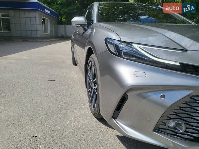 Сірий Тойота Камрі, об'ємом двигуна 2.49 л та пробігом 4 тис. км за 50999 $, фото 3 на Automoto.ua