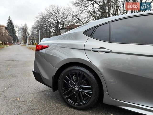 Серый Тойота Камри, объемом двигателя 2.5 л и пробегом 21 тыс. км за 39990 $, фото 28 на Automoto.ua