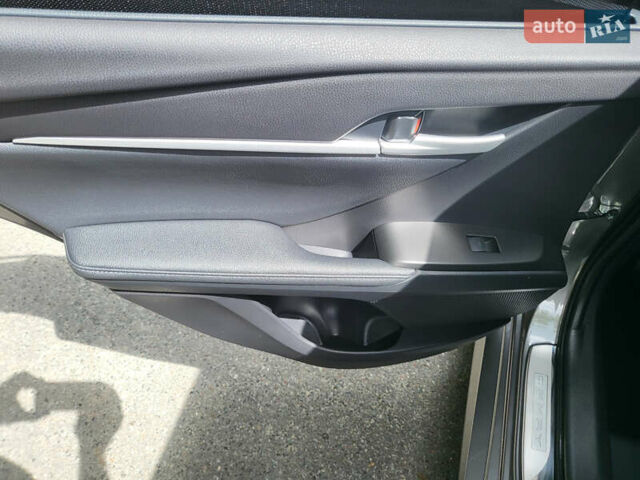 Сірий Тойота Камрі, об'ємом двигуна 2.49 л та пробігом 4 тис. км за 50999 $, фото 23 на Automoto.ua
