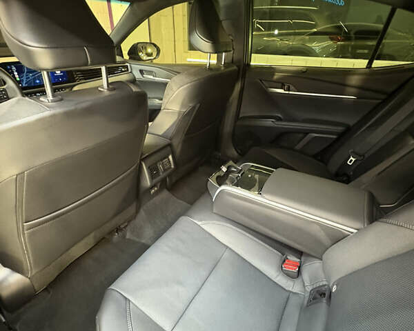 Серый Тойота Камри, объемом двигателя 2.49 л и пробегом 15 тыс. км за 50000 $, фото 2 на Automoto.ua