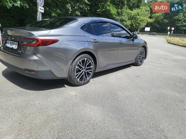 Сірий Тойота Камрі, об'ємом двигуна 2.49 л та пробігом 4 тис. км за 50999 $, фото 49 на Automoto.ua