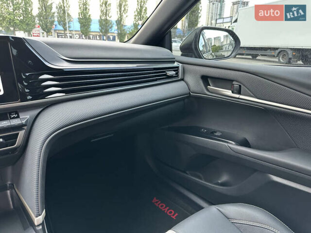 Тойота Камри 2024 в Киеве на Automoto.ua Серый Тойота Камри, объемом двигателя 2.5 л и пробегом 6 тыс. км за 39999 $, фото 10 на Automoto.ua