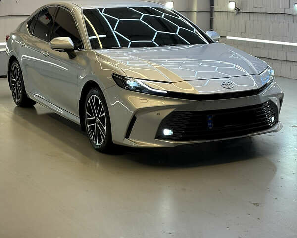 Серый Тойота Камри, объемом двигателя 2.49 л и пробегом 15 тыс. км за 50000 $, фото 11 на Automoto.ua