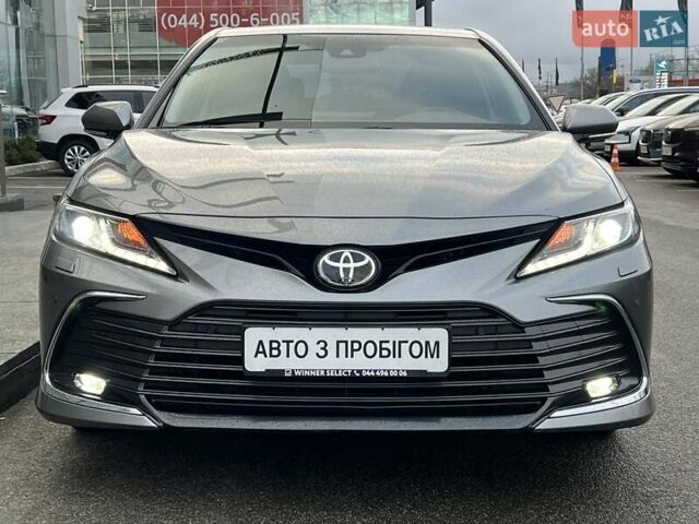 Сірий Тойота Камрі, об'ємом двигуна 2.49 л та пробігом 57 тис. км за 32466 $, фото 1 на Automoto.ua