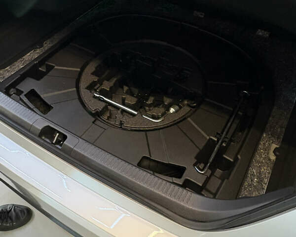 Серый Тойота Камри, объемом двигателя 2.49 л и пробегом 15 тыс. км за 50000 $, фото 10 на Automoto.ua