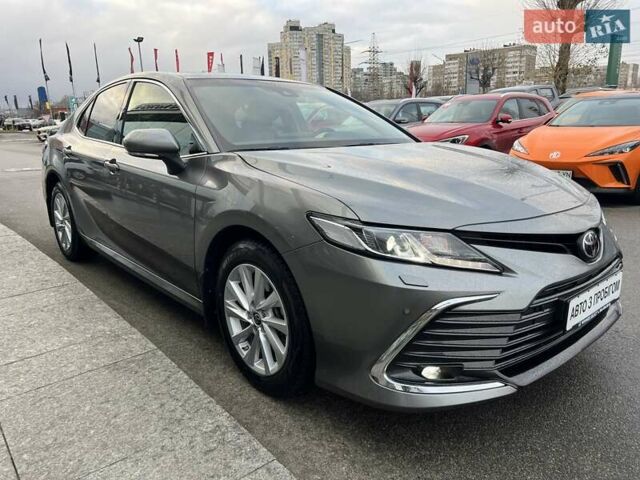 Сірий Тойота Камрі, об'ємом двигуна 2.49 л та пробігом 57 тис. км за 32466 $, фото 8 на Automoto.ua
