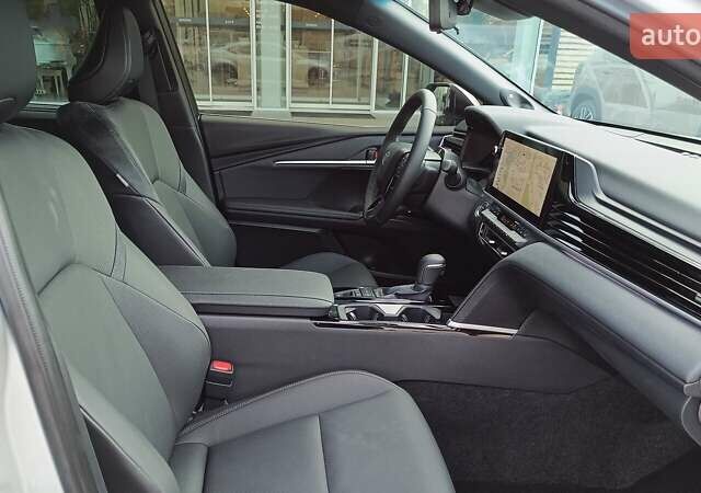 Сірий Тойота Камрі, об'ємом двигуна 2.49 л та пробігом 3 тис. км за 52446 $, фото 5 на Automoto.ua