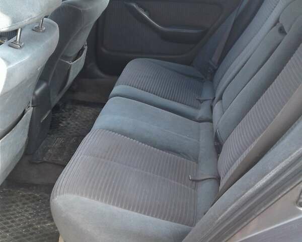 Серый Тойота Камри, объемом двигателя 2.2 л и пробегом 550 тыс. км за 1700 $, фото 5 на Automoto.ua