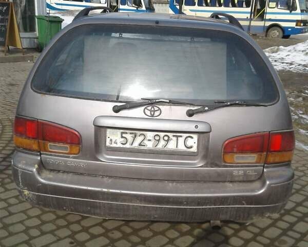 Серый Тойота Камри, объемом двигателя 2.2 л и пробегом 550 тыс. км за 1700 $, фото 3 на Automoto.ua