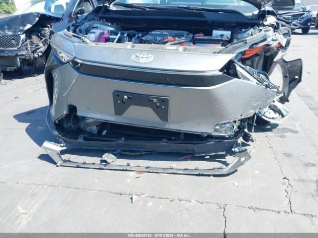 Серый Тойота Камри, объемом двигателя 0 л и пробегом 26 тыс. км за 13500 $, фото 7 на Automoto.ua