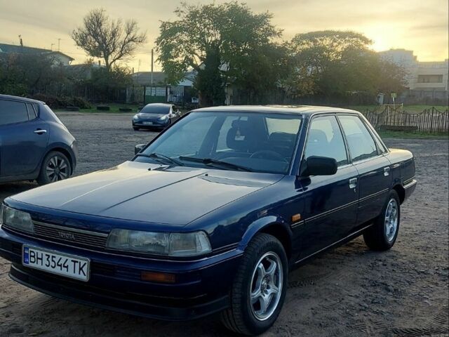 Синий Тойота Камри, объемом двигателя 2 л и пробегом 360 тыс. км за 1850 $, фото 2 на Automoto.ua