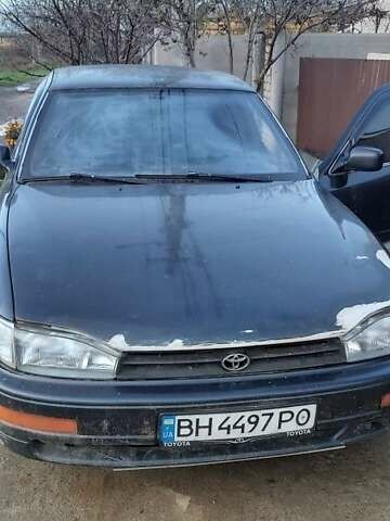 Синий Тойота Камри, объемом двигателя 2.2 л и пробегом 646 тыс. км за 1500 $, фото 1 на Automoto.ua