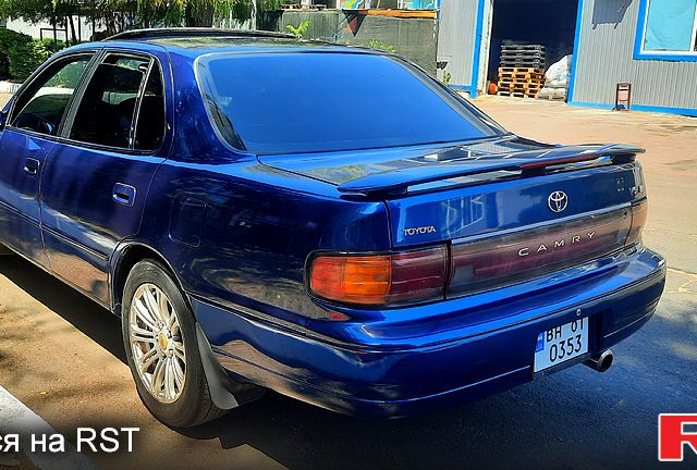 Синий Тойота Камри, объемом двигателя 3 л и пробегом 349 тыс. км за 2850 $, фото 3 на Automoto.ua