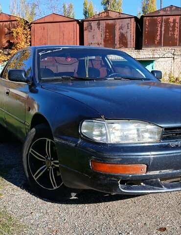 Синий Тойота Камри, объемом двигателя 2.2 л и пробегом 180 тыс. км за 2300 $, фото 2 на Automoto.ua