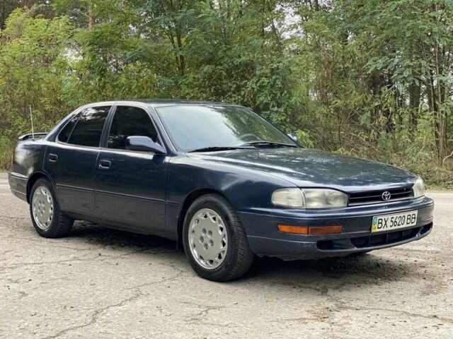 Синий Тойота Камри, объемом двигателя 2.2 л и пробегом 360 тыс. км за 2300 $, фото 1 на Automoto.ua