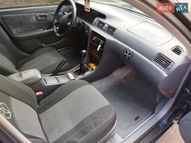 Синий Тойота Камри, объемом двигателя 2.16 л и пробегом 330 тыс. км за 3600 $, фото 5 на Automoto.ua