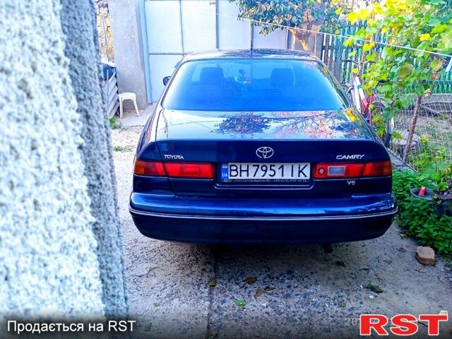 Синій Тойота Камрі, об'ємом двигуна 3 л та пробігом 200000 тис. км за 4000 $, фото 4 на Automoto.ua