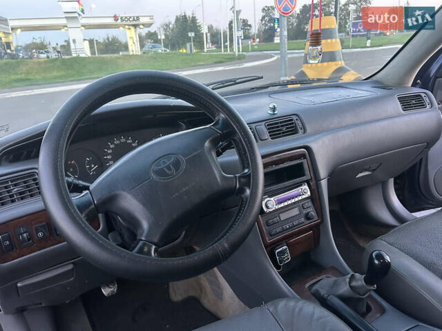 Синий Тойота Камри, объемом двигателя 2.2 л и пробегом 377 тыс. км за 2500 $, фото 14 на Automoto.ua