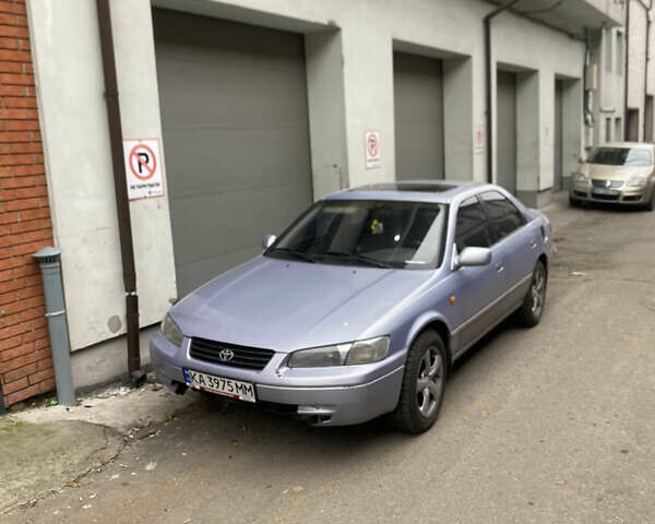 Синий Тойота Камри, объемом двигателя 3 л и пробегом 300 тыс. км за 3000 $, фото 4 на Automoto.ua