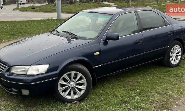 Синий Тойота Камри, объемом двигателя 3 л и пробегом 555 тыс. км за 3300 $, фото 3 на Automoto.ua