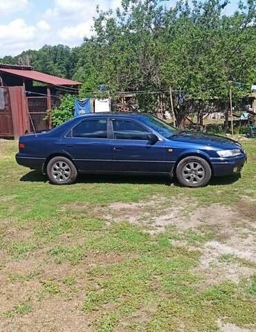 Синий Тойота Камри, объемом двигателя 2.16 л и пробегом 366 тыс. км за 4100 $, фото 1 на Automoto.ua