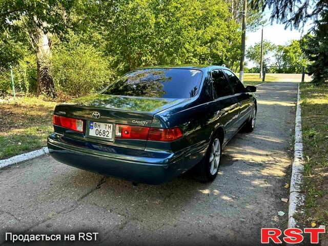 Тойота Камри 2000 в Одессе на Automoto.ua Синий Тойота Камри, объемом двигателя 2.2 л и пробегом 327 тыс. км за 3500 $, фото 3 на Automoto.ua