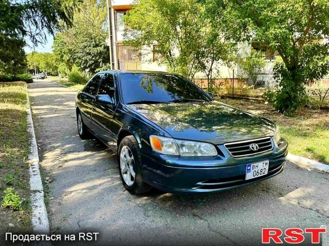 Тойота Камри 2000 в Одессе на Automoto.ua Синий Тойота Камри, объемом двигателя 2.2 л и пробегом 327 тыс. км за 3500 $, фото 1 на Automoto.ua