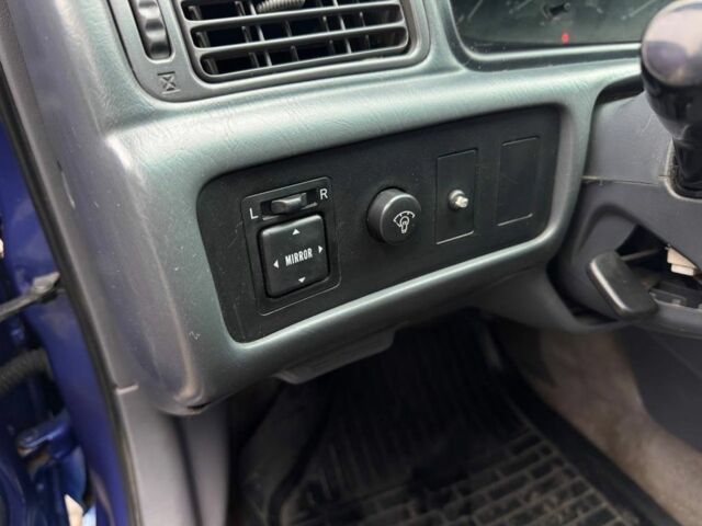 Синій Тойота Камрі, об'ємом двигуна 2.2 л та пробігом 290 тис. км за 3800 $, фото 20 на Automoto.ua